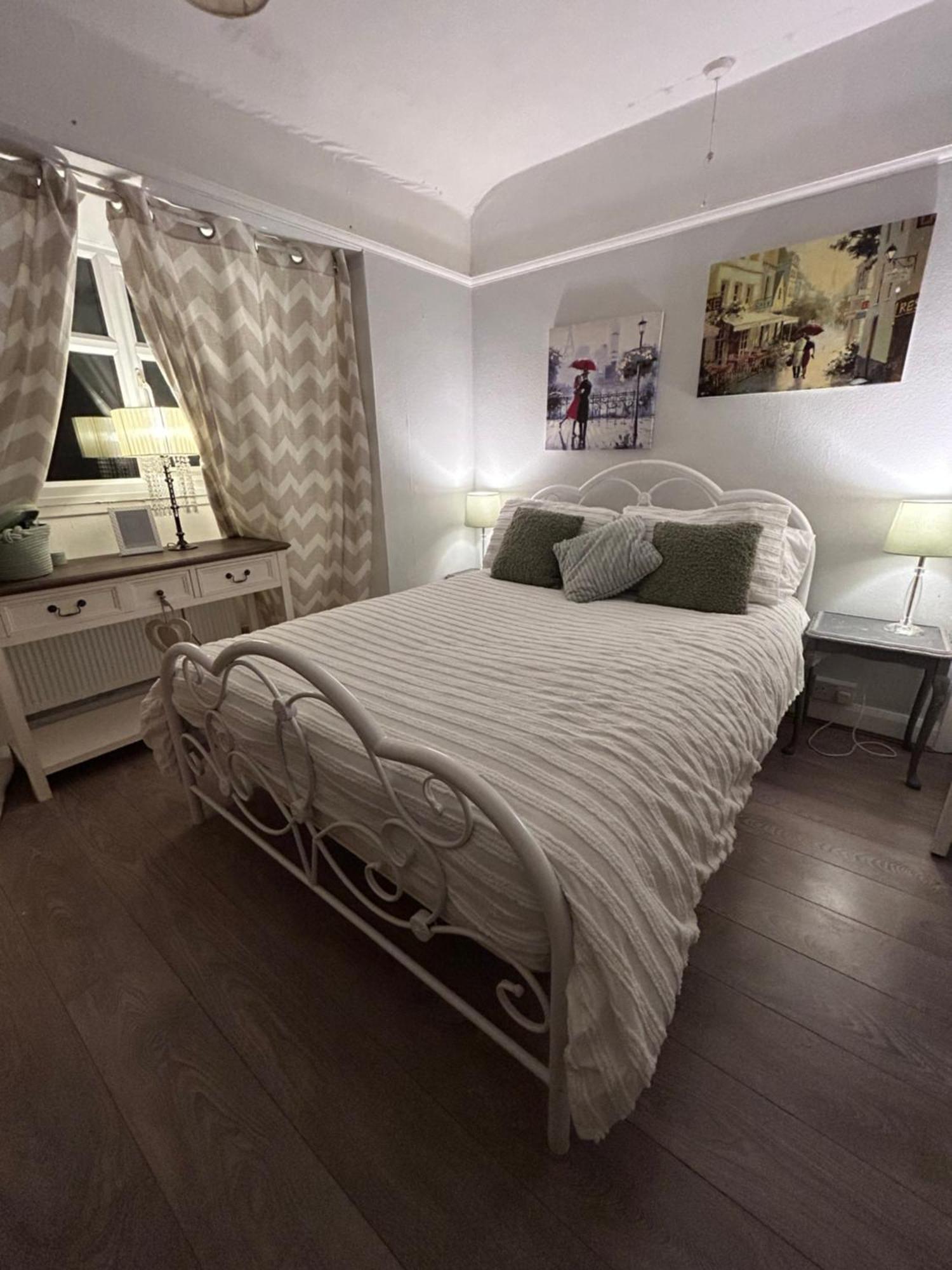 شقة Redditch Rest Near Town Centre & Transport Links المظهر الخارجي الصورة