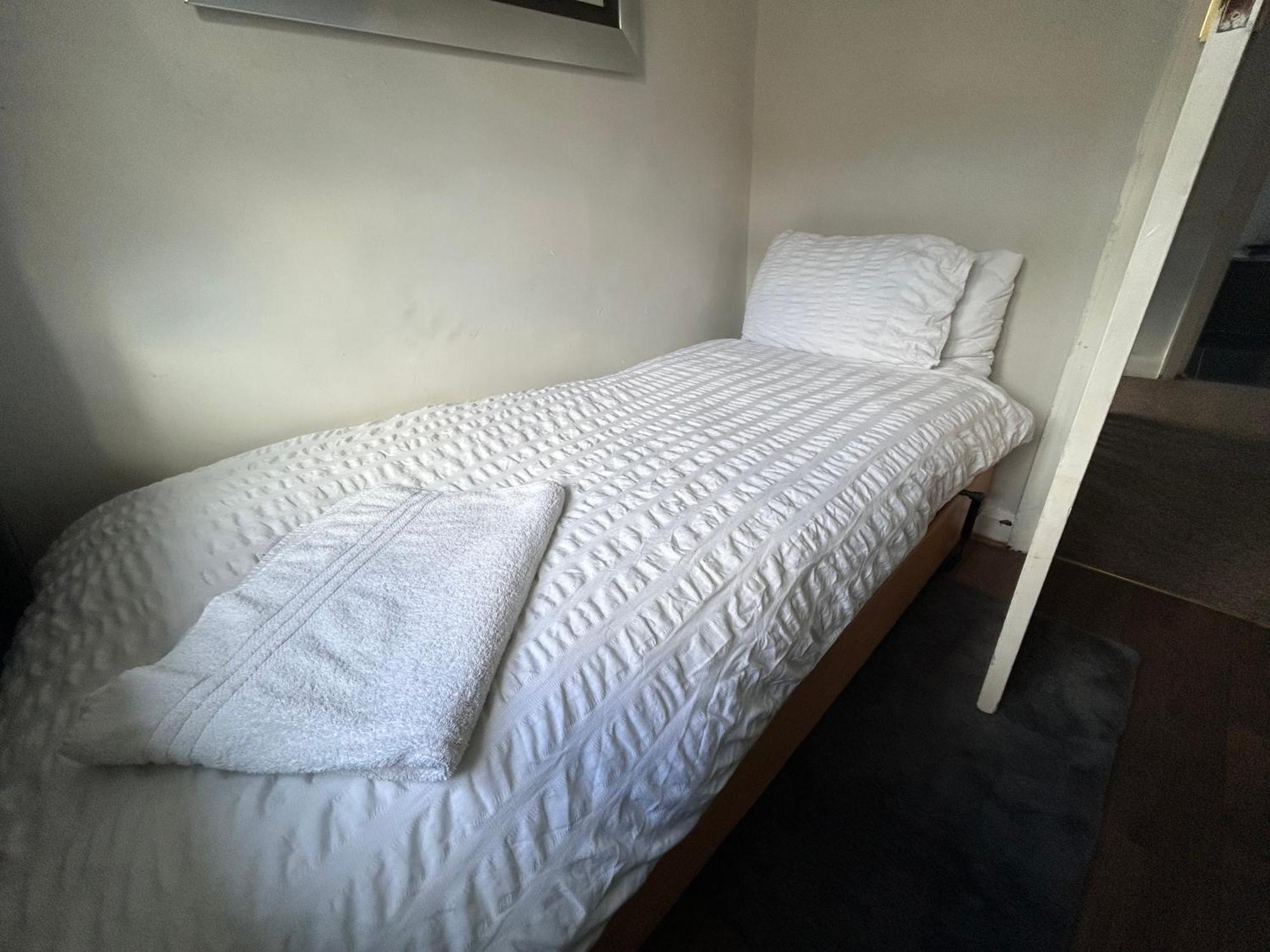 شقة Redditch Rest Near Town Centre & Transport Links المظهر الخارجي الصورة