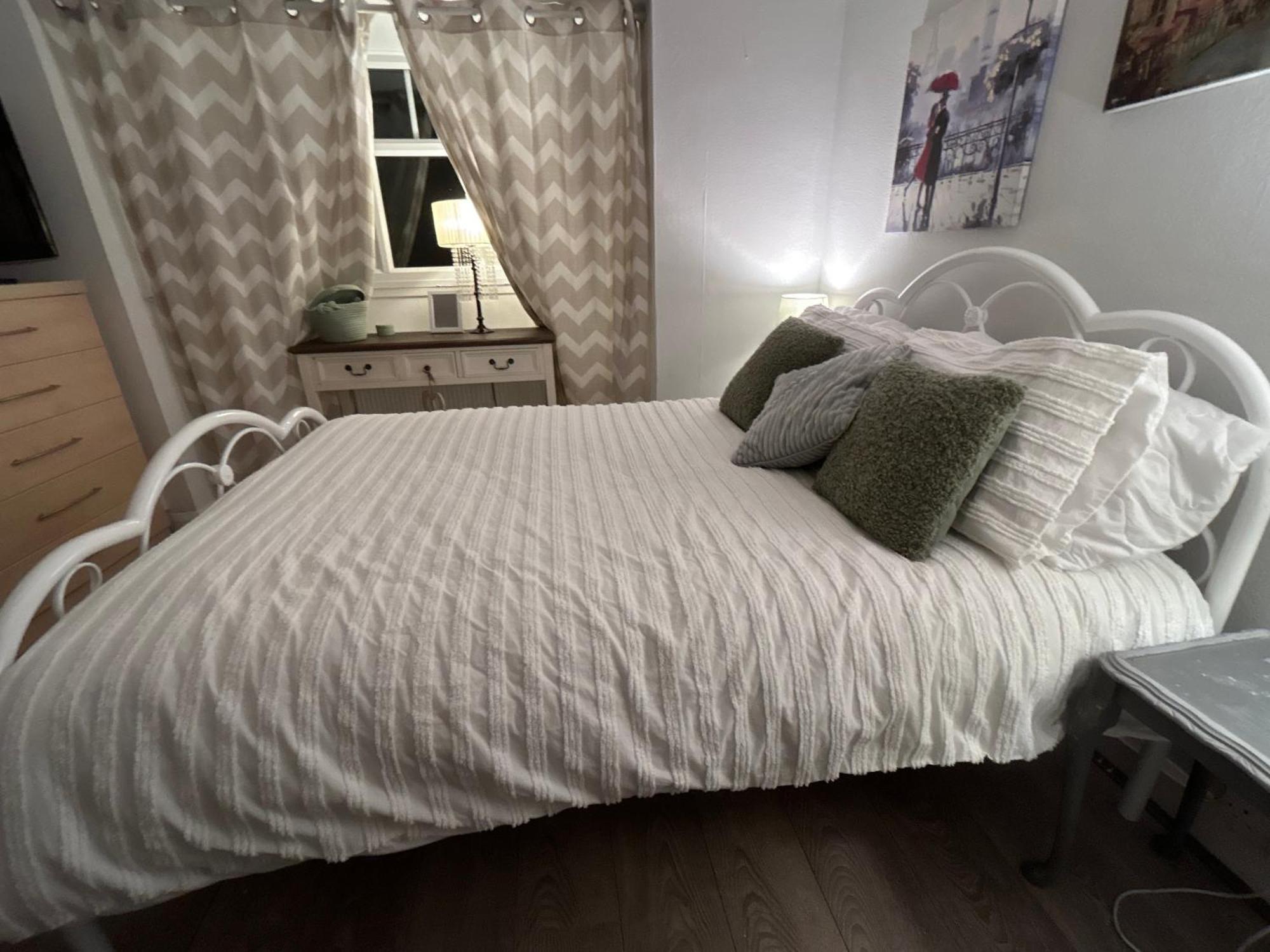 شقة Redditch Rest Near Town Centre & Transport Links المظهر الخارجي الصورة