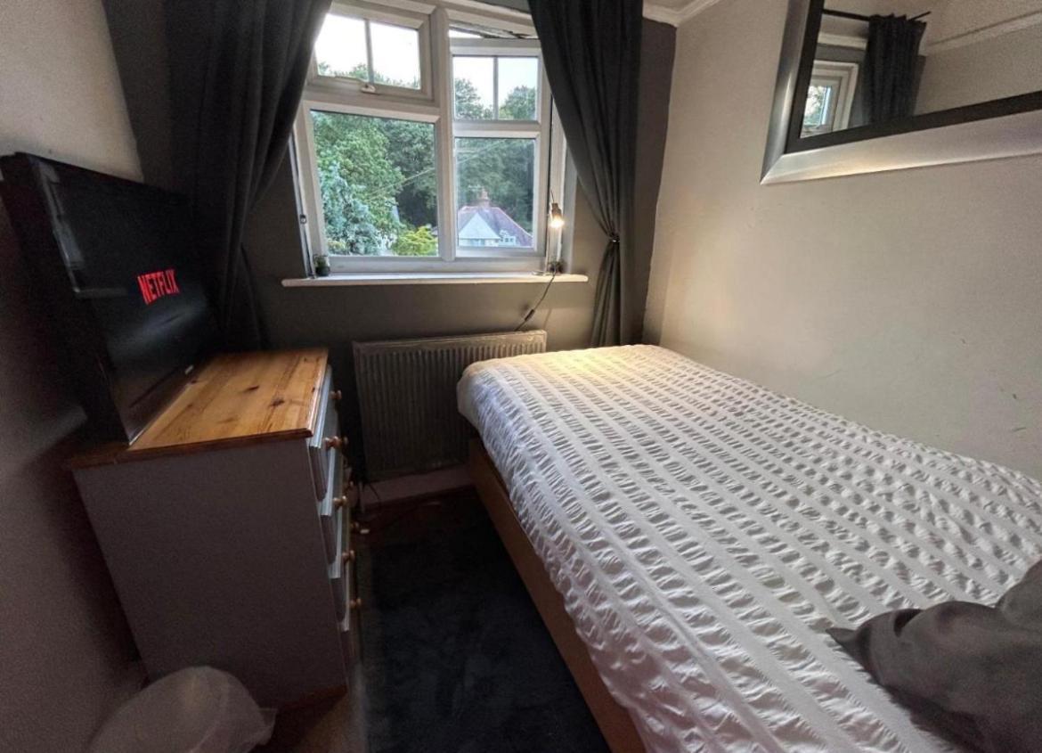 شقة Redditch Rest Near Town Centre & Transport Links المظهر الخارجي الصورة