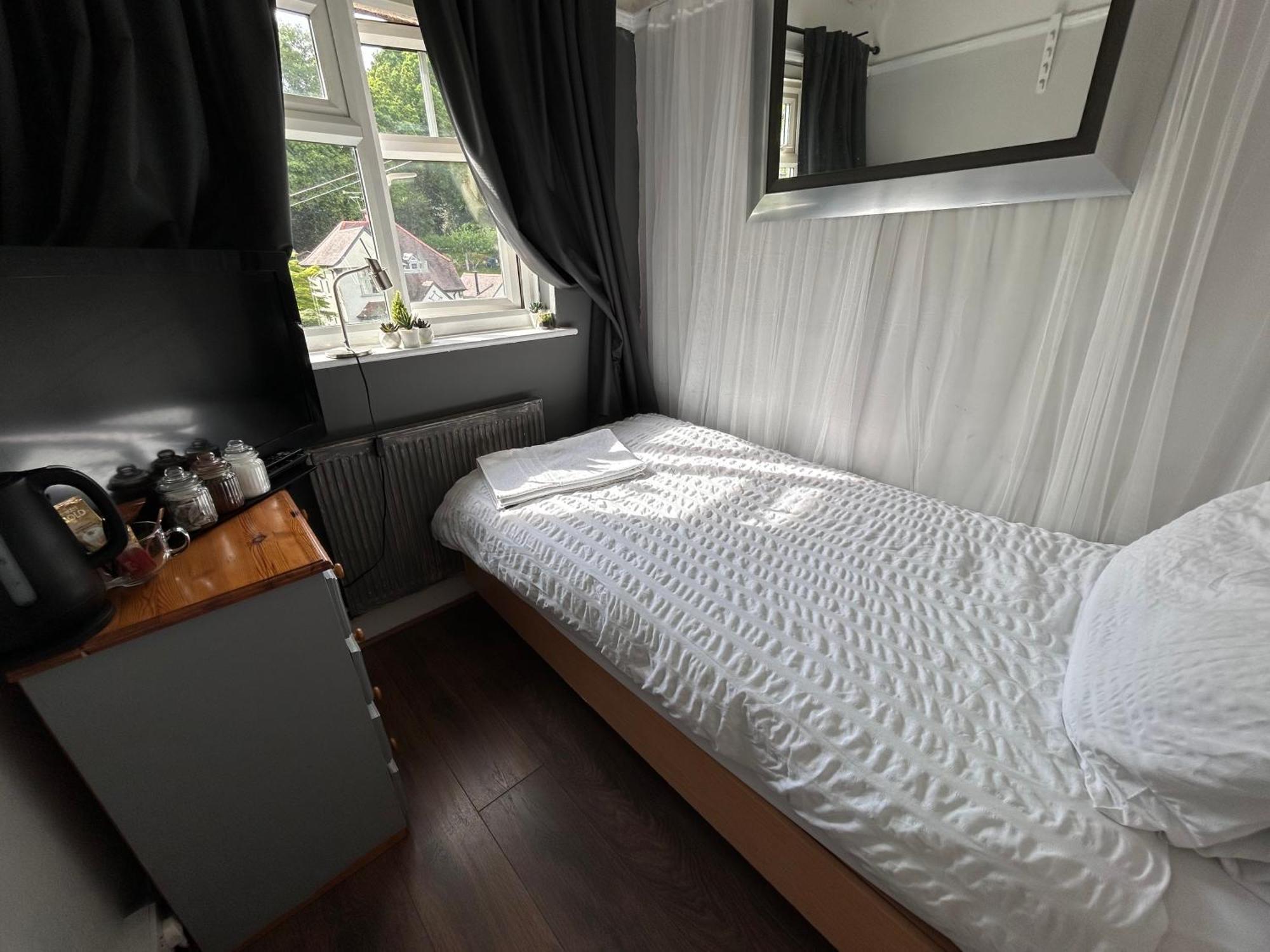 شقة Redditch Rest Near Town Centre & Transport Links المظهر الخارجي الصورة